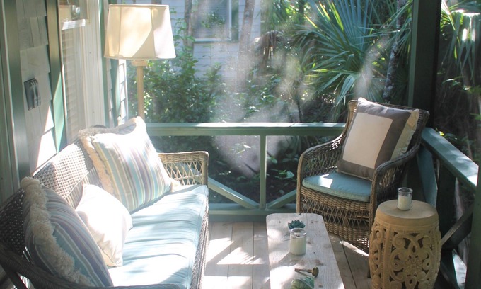 Surfman's Walk Cabaña | Cozy & Coastal Cottage near East Beach *BHI Club available*