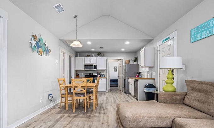 Rockport Cabaña | Cozy Coastal Cottage