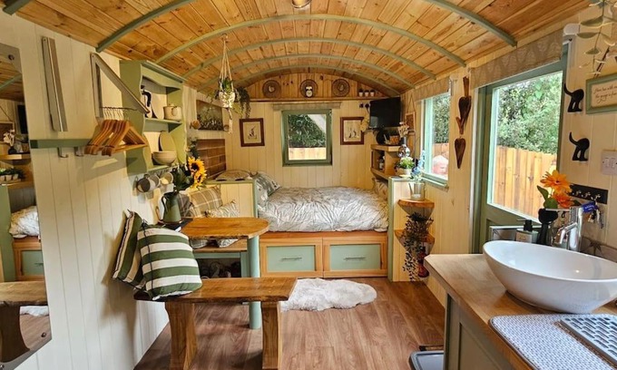 Northampton Casa | Cozy Cobblers Cabin