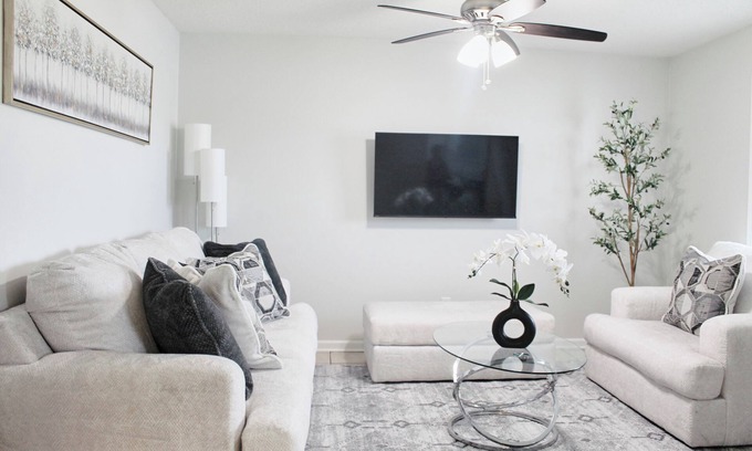Lake Charles Casa | Cozy Comfort Central Stay - Casinos and Golfs Nearby