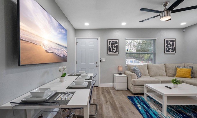 Sulphur Springs Apartamento | Cozy & Completely Remodeled 2 Bedroom Apartment