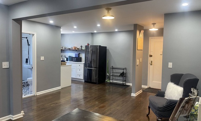 Getty Square Condominio | Cozy condo 2 blocks to train that goes Manhattan New York City