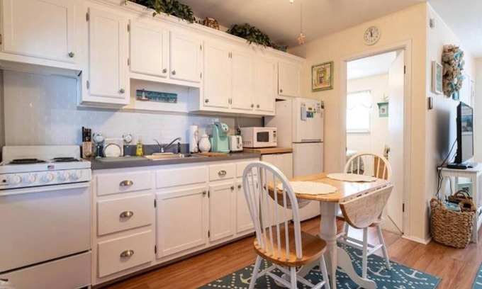 Stone Harbor Condominio | Cozy condo close to beach and downtown