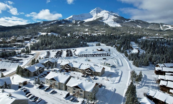 Big Sky Condominio | Cozy Condo Located Minutes from the Biggest Skiing in America