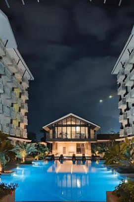 Mactan Export Processing Zone Apartamento | Cozy Condo near Mactan Airport with 200 Mbps Netflix and Pool