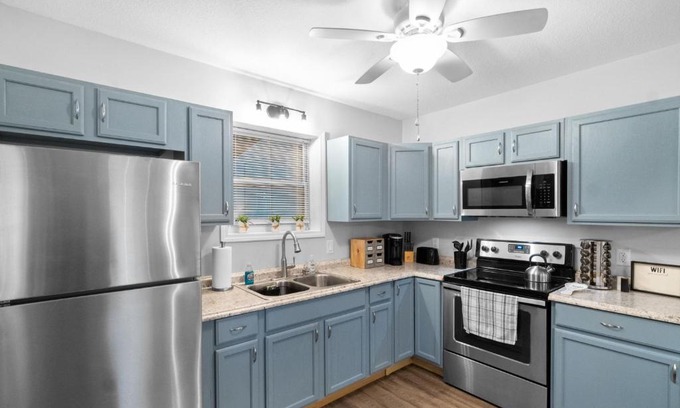 Clarksville Casa | Cozy Contemporary Cottage With Lit Covered Patio