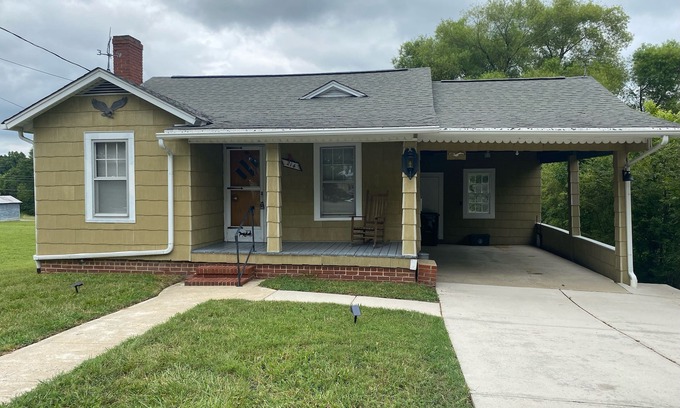Thomasville Casa | Cozy & Convenient Home Across from Thomasville Hospital