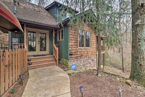 Conyers Casa | Cozy Conyers Cabin with Fireplace and Pool Table!