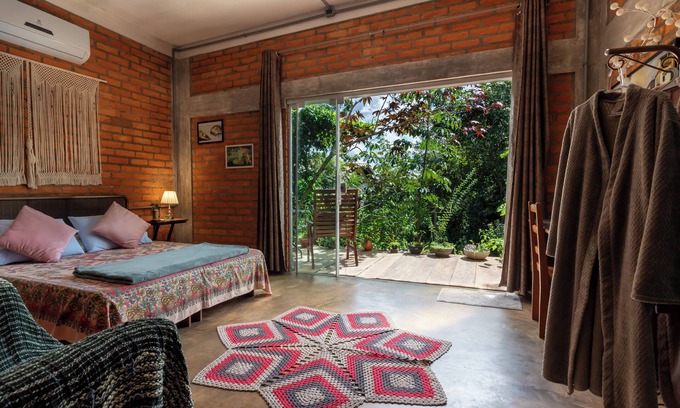 Chapada dos Guimaraes Cabaña | Cozy cottage with woodland and fire pit in Chapada dos Guimarães