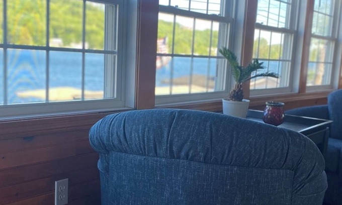 Alton Bay Cabaña | Cozy Cottage 2 Bedroom With Amazing View