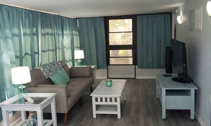 Palmetto Casa | Casa de campo que admite mascotas a 30 minutos de la playa!