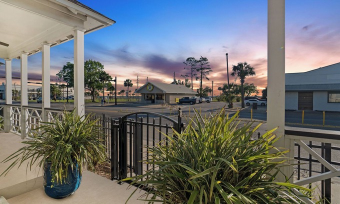 Port St. Joe Cabaña | Cozy Cottage 4 of 4 with Bay View|2BR |Pool|Grill|Roll-in Accessible Shower