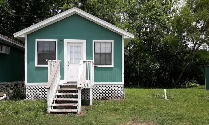 Huntsville Cabaña | Cozy Cottage #5, Walker County, Texas