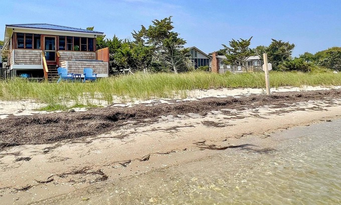 Hyde County Cabaña | Cozy Cottage for 2 with it's own private beach right on the Pamlico sound.