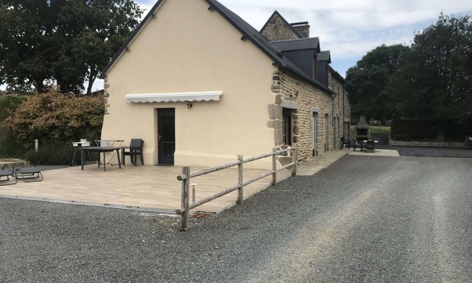 Dragey-Ronthon Cabaña | Acogedor gîte con terraza en la bahía del Mont St-Michel para 2 personas, ambiente tranquilo
