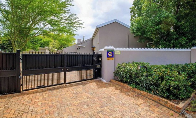 Constantia Cabaña | Cozy Cottage in Constantia