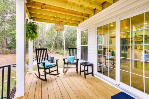 Southport Casa | Cozy Cottage Minutes to Downtown Southport!