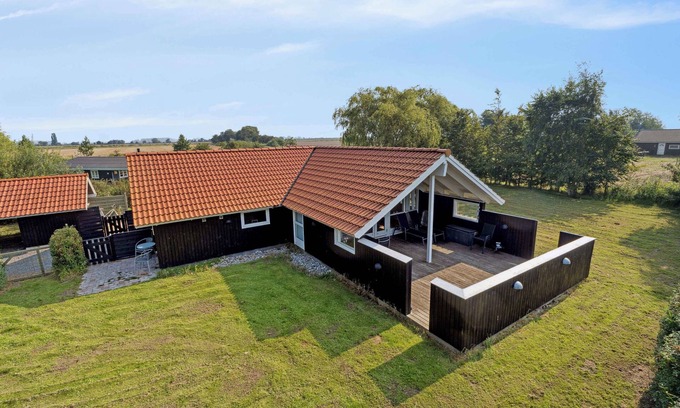 Kramnitse Casa | Cozy cottage near beach with fenced garden