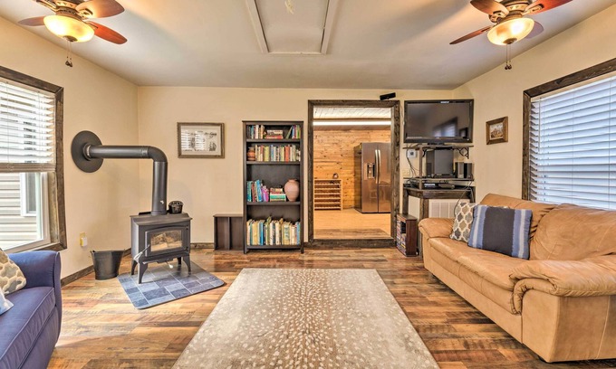Lenoir Cabina | Cozy Cottage Near Broyhill Walking Park!