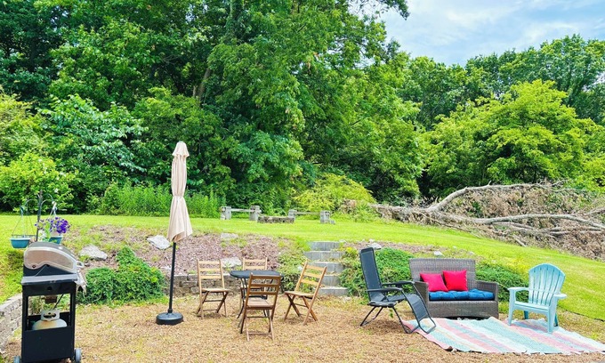 Nashville Cabaña | Cozy cottage near Nashville airport with a relaxing feel and nature views!