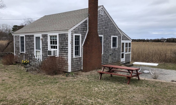 Orleans Cabaña | Cozy Cottage Near Rock Harbor (2223)