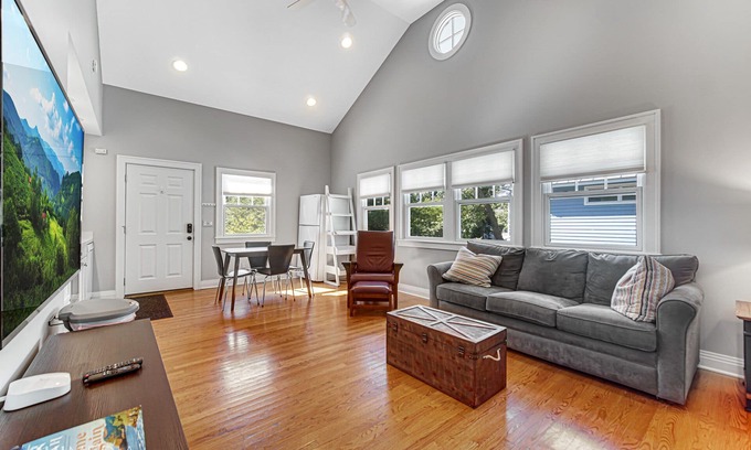 Michigan City Casa | Cozy cottage NOW available for short or long term rentals(seasonal)