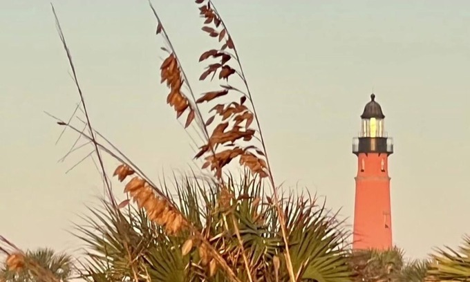 Volusia County Cabaña | Cozy cottage one block from beautiful Daytona Beach! SPECIAL RATES April & May!
