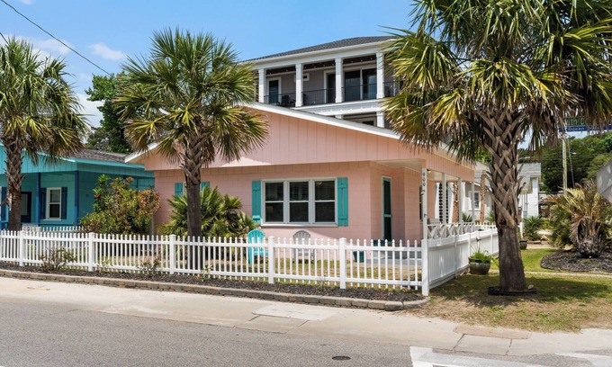 Crescent Beach Cabaña | Cozy Cottage! Best 2nd row location in North Myrtle Beach!