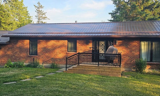 Dashwood Cabaña | Cozy cottage vibe in Grand Bend