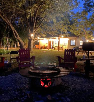 Medina Casa | Cozy Cottage with Big Porch