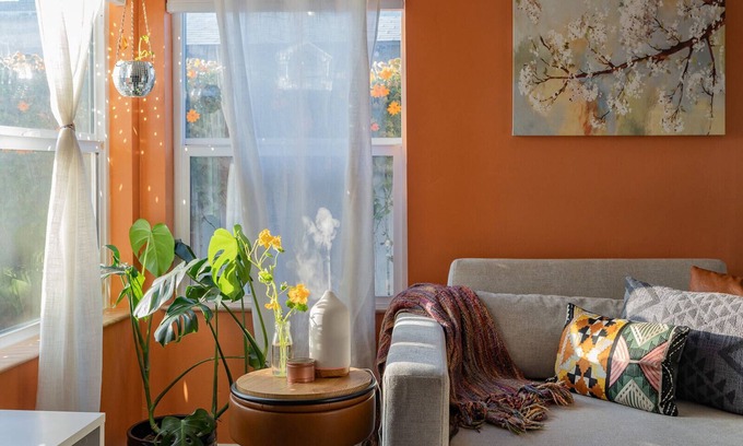 City Heights Cabaña | Cozy cottage with hot tub in secret garden near canyons trails, City Heights