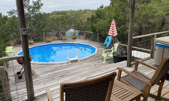 Wimberley Cabina | Cozy Cottage with Private pool, Private Hot Tub and Internet