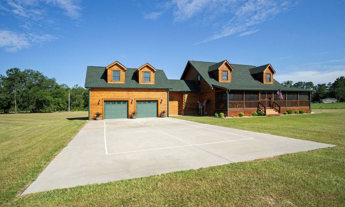 Ludowici Cabina | Cozy Country Cabin near Savannah, GeorgianThe Perfect Staycation