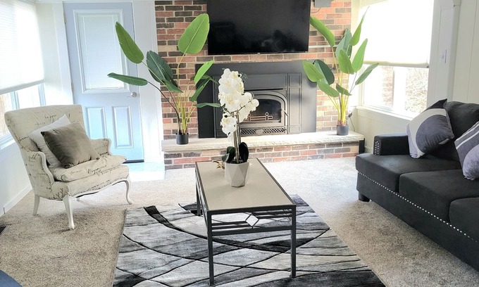 Irving Casa | Cozy Country Home. 5 minutes from Sunset Bay Beach!