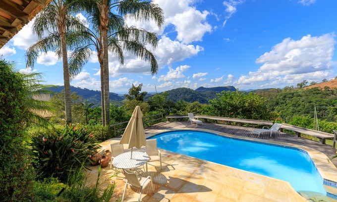 Posse Cabaña | ¡Acogedora villa en urbanización cerrada con impresionantes vistas!