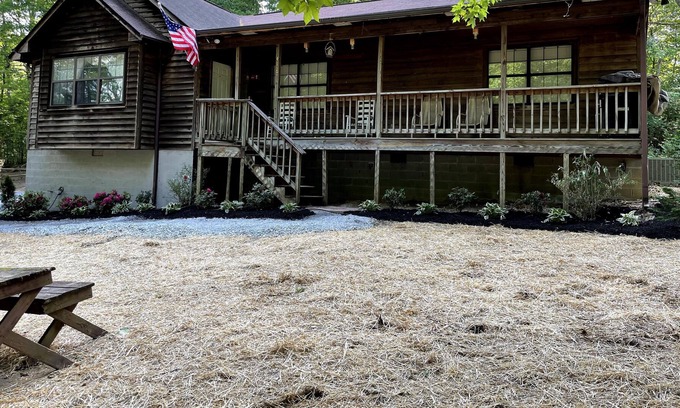 Knoxville Casa | Cozy, Country Livin' in Knoxville