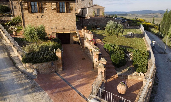 Ponte di Gabbiano Casa | Cozy country villa nestled in the hills of Crete Senesi