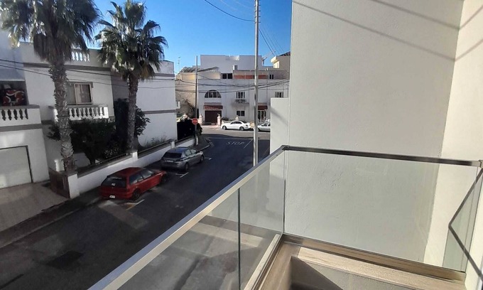 Qawra Apartamento | Cozy Couples Apartment in Qawra