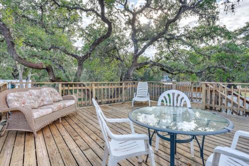 Canyon Lake Apartamento | Cozy Couples Cottage with View Near Canyon Lake!
