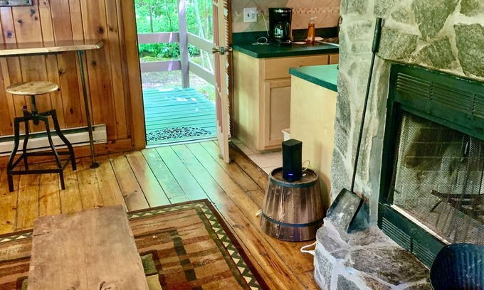 Twinbrook Cabina | Cozy Couples Creekside Cabin at TwinBrook Resort - Post-Helene Update!
