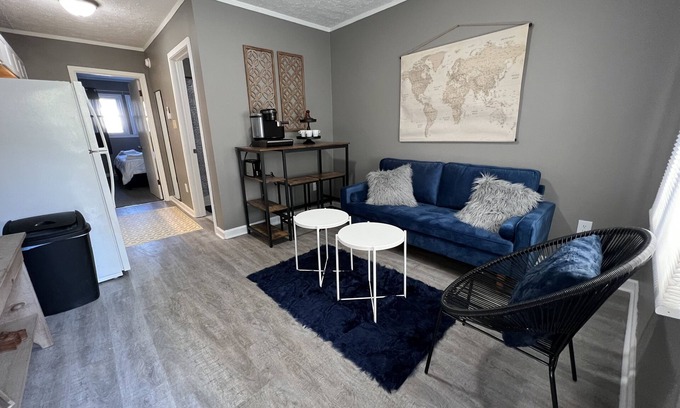 Fayetteville Apartamento | Cozy Court Street Apartment Steps from Everything!