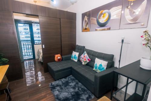 San Antonio Apartamento | Cozy Crash Pad A Laughter Friendly Makati 2270 Gym swim park 300 mbps