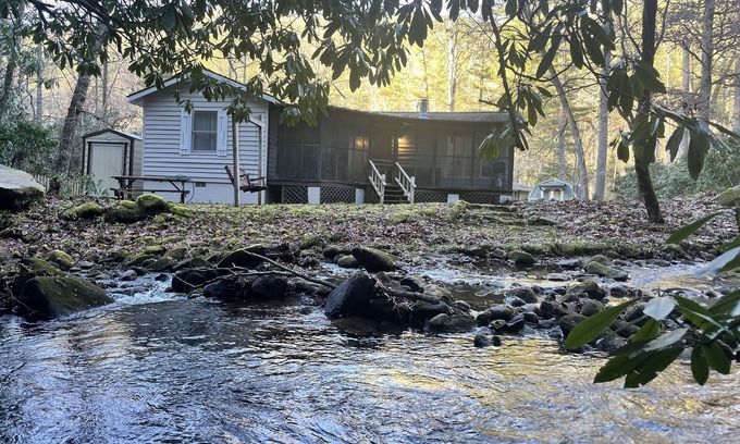 Highlands Cabina | Cozy Creek Cabin Near Highlands, NC: Relax or Adventure - You Choose!