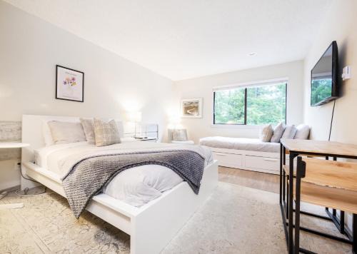 Whistler Creekside Apartamento | Cozy Creek Den - Studio w Hot Tub and Pool
