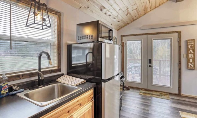 Keystone Cabina | Cozy Creekside Retreat in the Black Hills