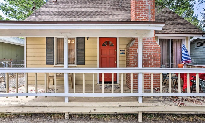 Crestline Cabina | Cozy Crestline Cabin, Close to Lakes, Parks!