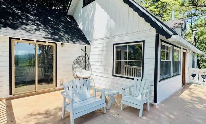Crestline Cabina | Cozy Crestline Cabin Getaway