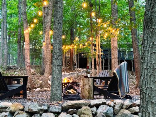 New Market Chalet De Esquí | Cozy & Curated w Fire Pit Fireplace & Fast WiFi