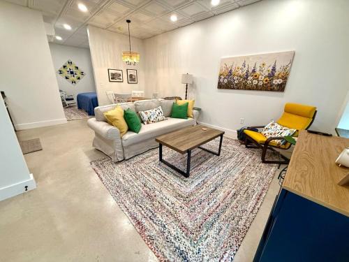 Pilot Mountain Apartamento | Cozy Cure Apartment in Downtown and Historic Pilot Mountain