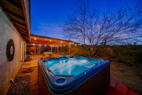 Joshua Tree Casa | Cozy desert retreat with amazing views only 4 miles to JTNP